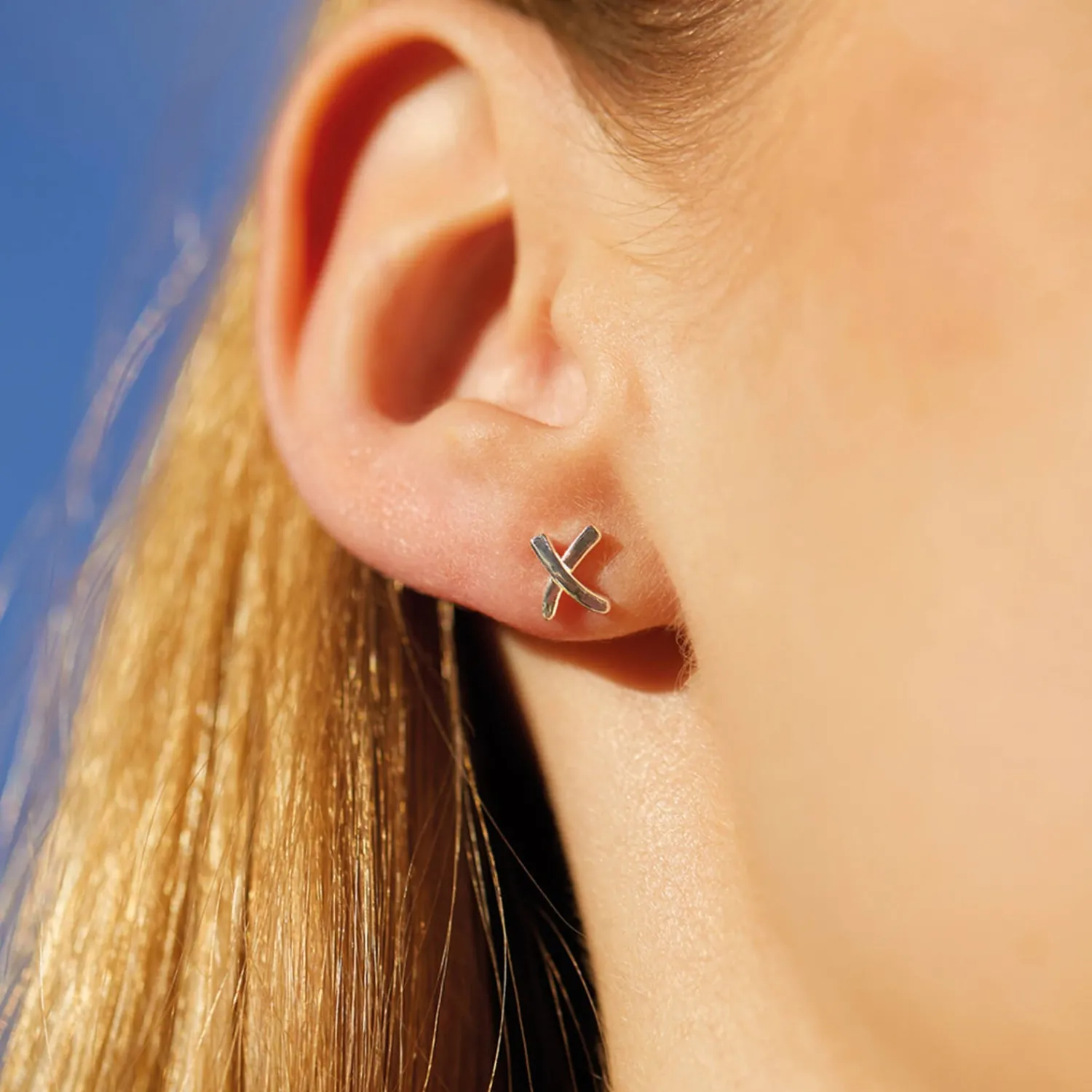 Earrings*Estella Bartlett Silver-Plated Kiss Stud Earrings