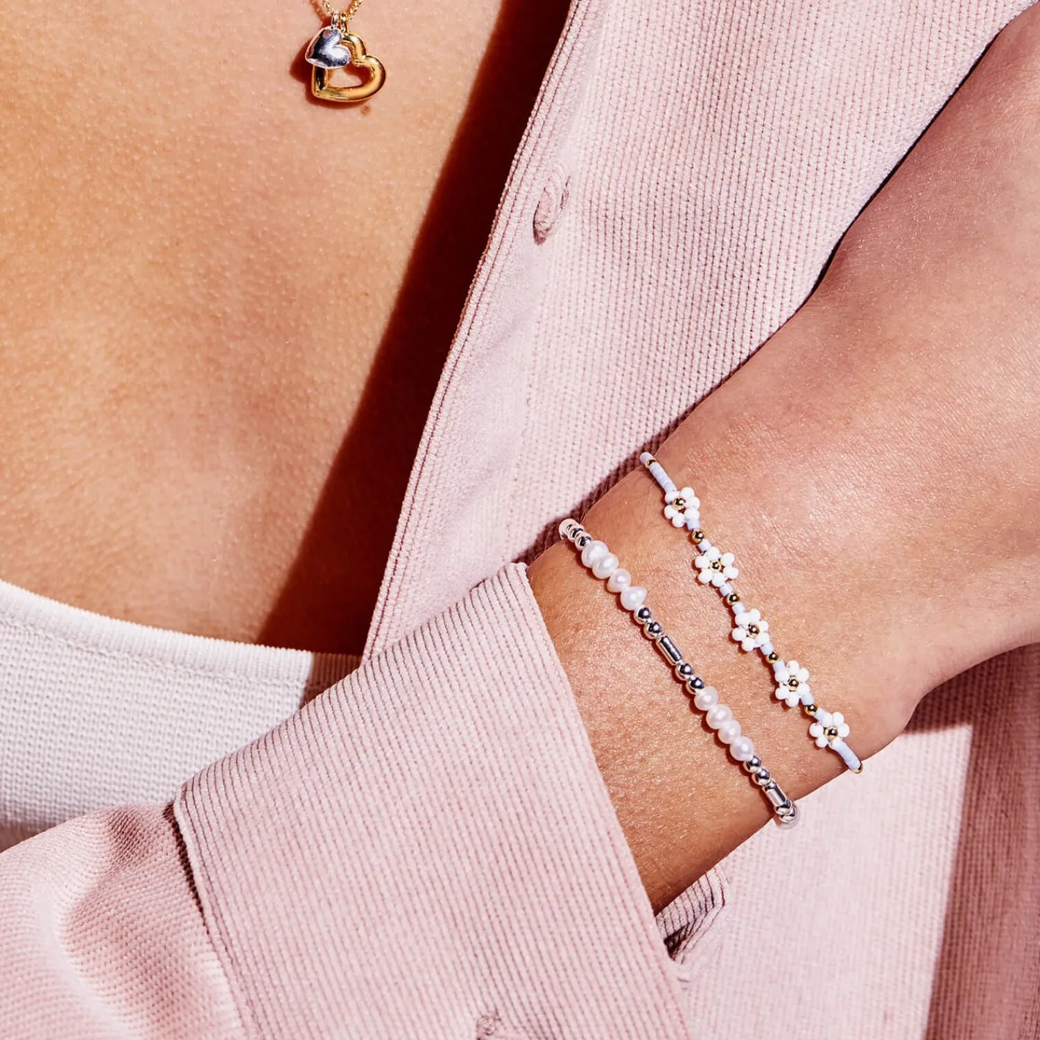 Bracelets & Bangles*Estella Bartlett Women's Beaded Wildflower Daisy Chain Friendship Bracelet - Gold