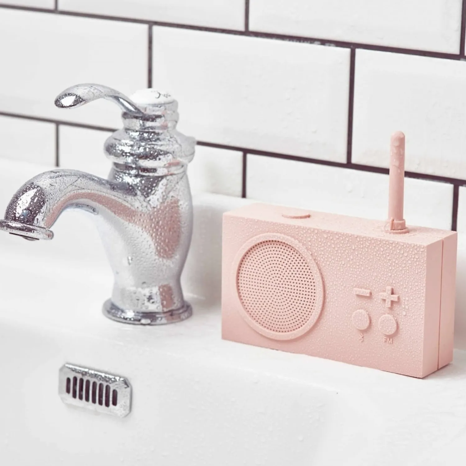 Tech Accessories*Lexon Tykho 3 Fm Radio And Bluetooth Speaker - Pink