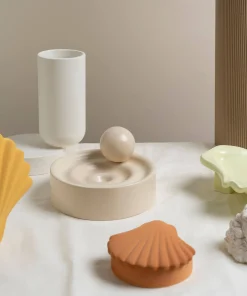 Home Accessories*Los Objetos Decorativos Seashell Vase - Honey