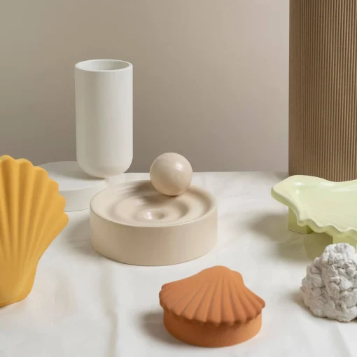 Home Accessories*Los Objetos Decorativos Seashell Vase - Honey