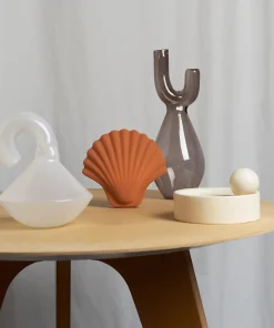 Home Accessories*Los Objetos Decorativos Seashell Vase - Ecru