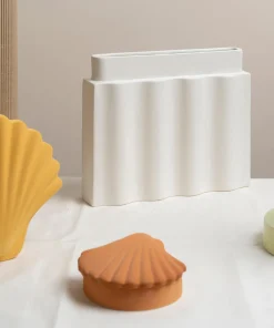 Home Accessories*Los Objetos Decorativos Seashell Vase - Honey