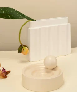 Home Accessories*Los Objetos Decorativos Waves Vase - White