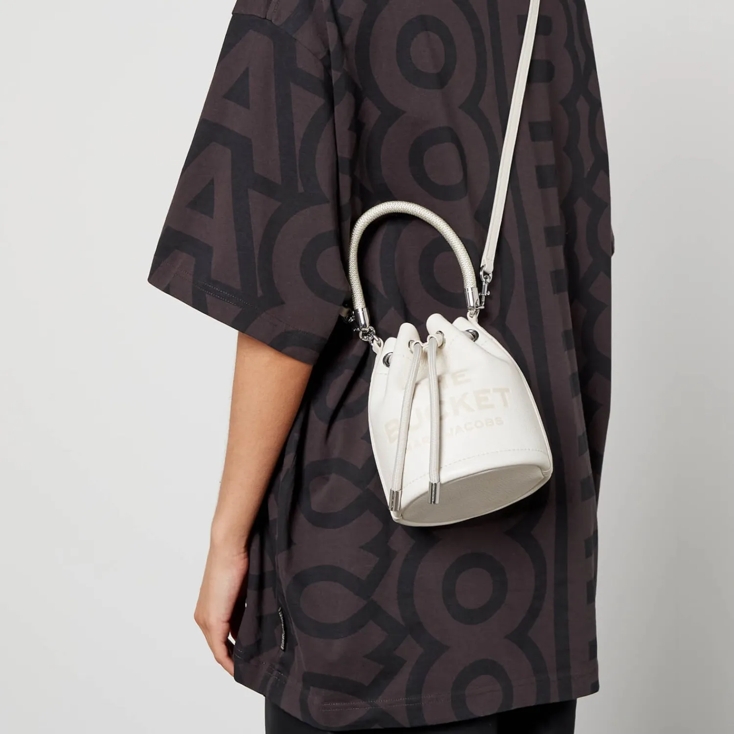 Bucket Bags*Marc Jacobs The Micro Leather Bucket Bag