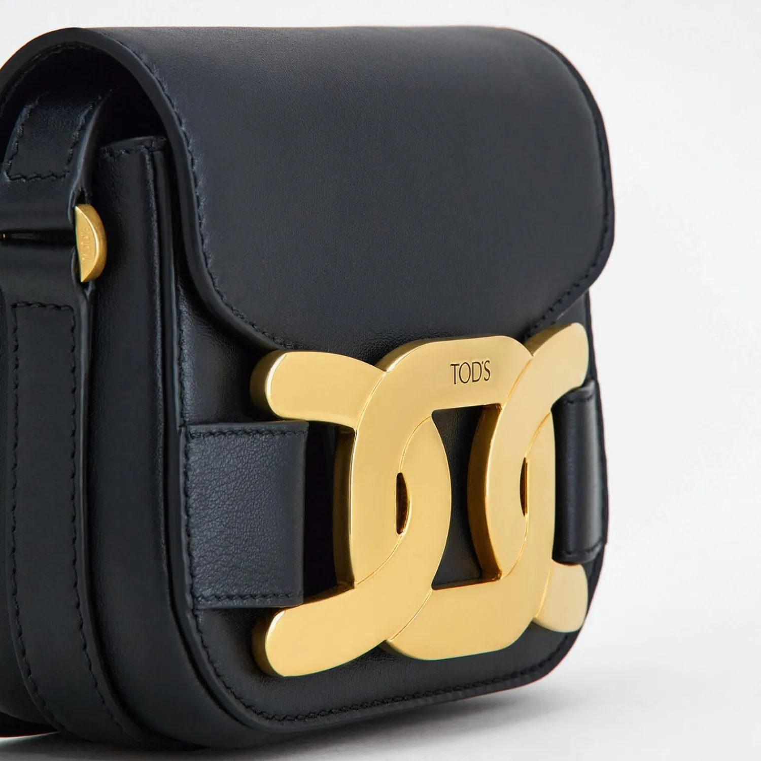 Shoulder Bags*Tod's Women's Logo Detail Shoulder Bag - Black