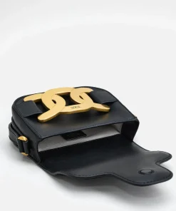 Shoulder Bags*Tod's Women's Logo Detail Shoulder Bag - Black